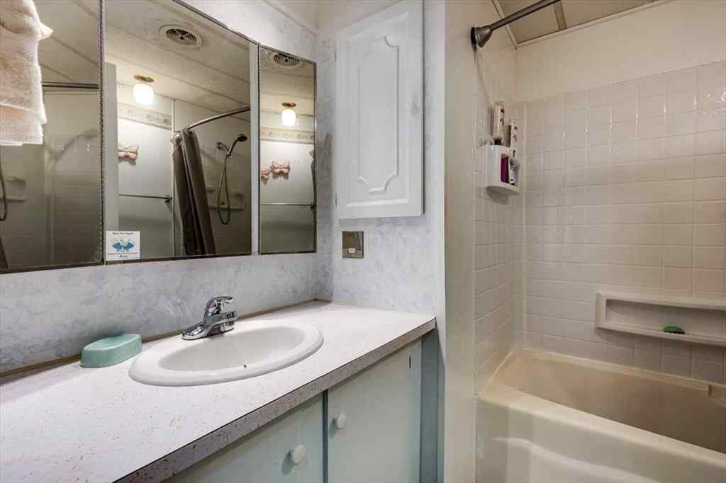 MLS® A2262551 - 4539 Eastview Crescent  in NONE Rimbey, Residential