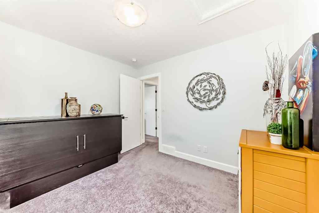 MLS® A2262552 - 404 Yorkville Avenue SW in Yorkville Calgary, Residential