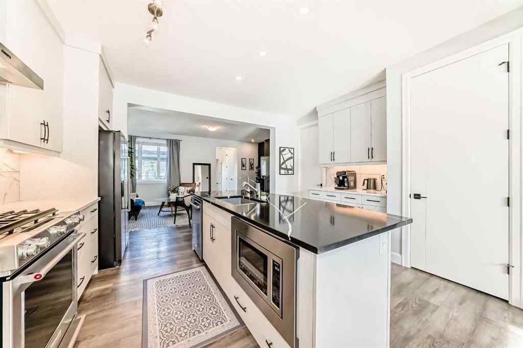 MLS® A2262552 - 404 Yorkville Avenue SW in Yorkville Calgary, Residential