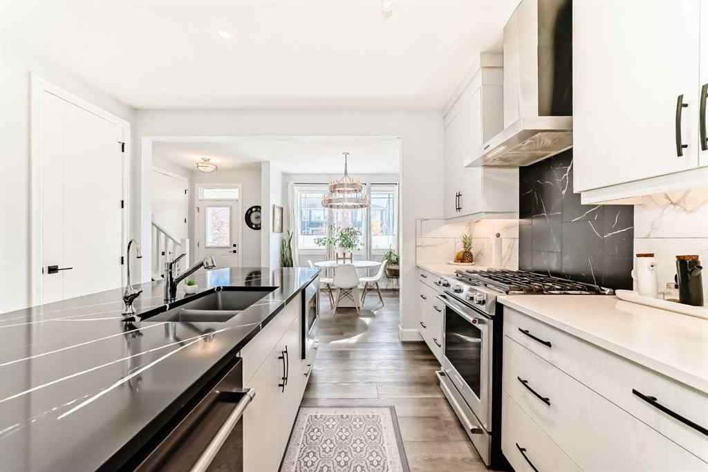 MLS® A2262552 - 404 Yorkville Avenue SW in Yorkville Calgary, Residential