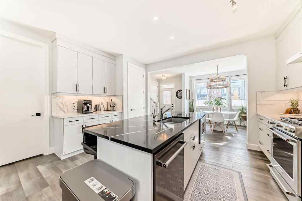 MLS® A2262552 - 404 Yorkville Avenue SW in Yorkville Calgary, Residential