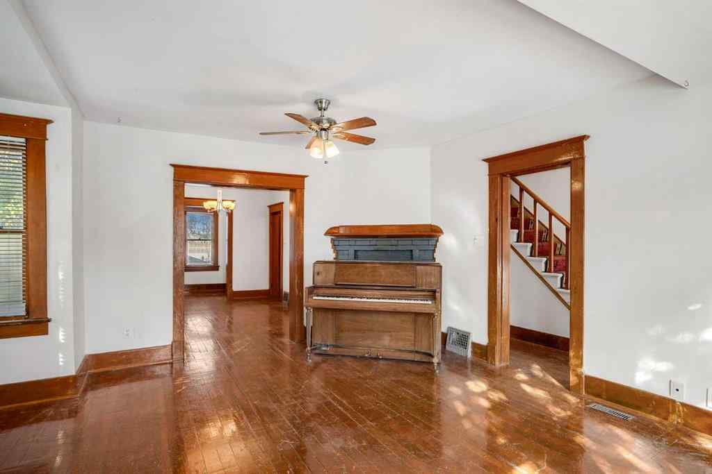 MLS® A2262561 - 2452 28 Avenue SW in Richmond Calgary, Residential