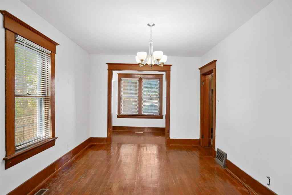 MLS® A2262561 - 2452 28 Avenue SW in Richmond Calgary, Residential