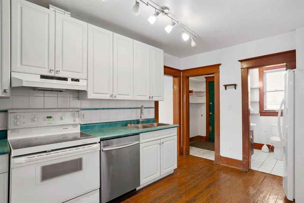 MLS® A2262561 - 2452 28 Avenue SW in Richmond Calgary, Residential