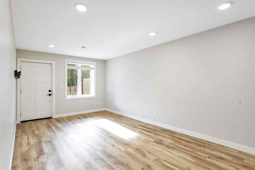 MLS® A2262567 - 5043 56 Street  in Dodds Lake Innisfail, Residential