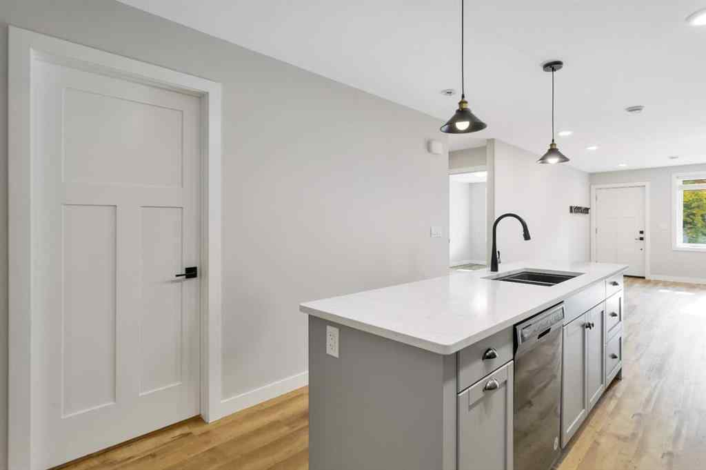 MLS® A2262567 - 5043 56 Street  in Dodds Lake Innisfail, Residential