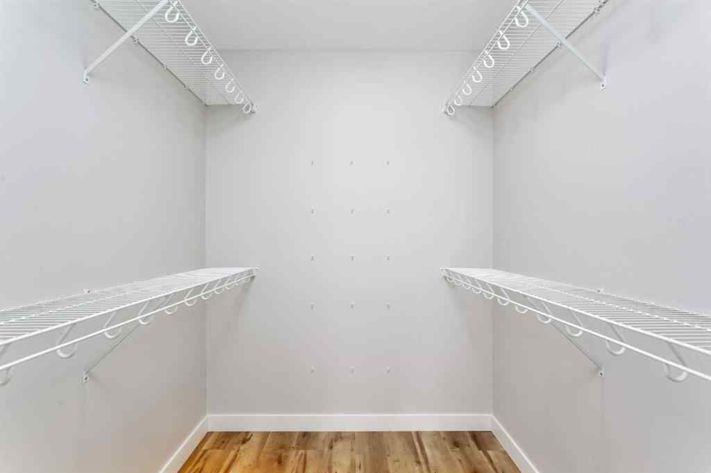 MLS® A2262567 - 5043 56 Street  in Dodds Lake Innisfail, Residential