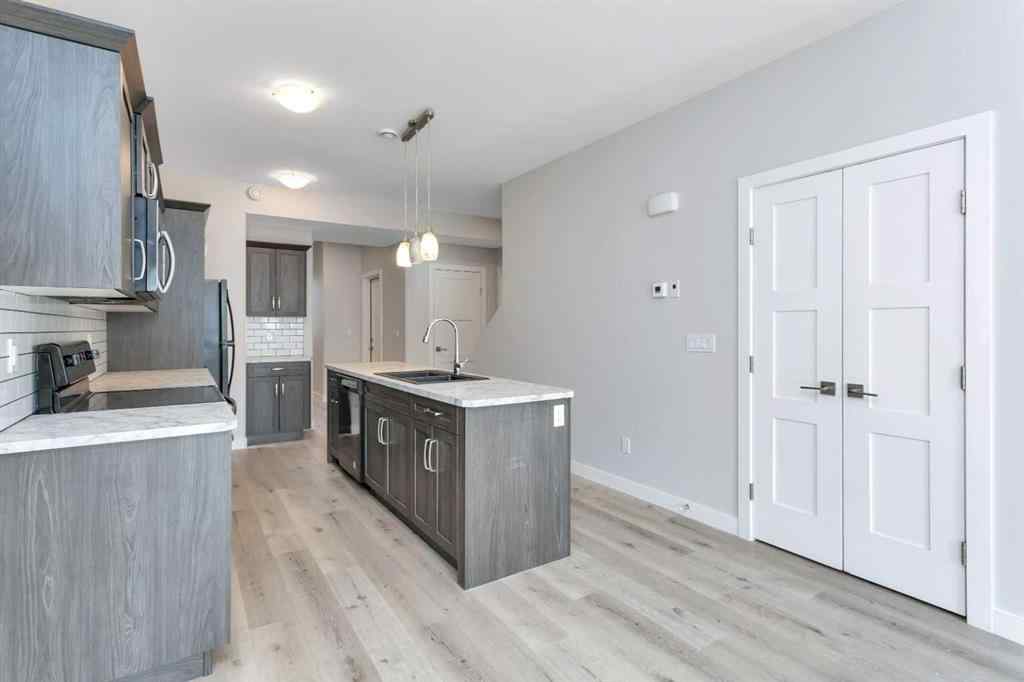 MLS® A2262567 - 5043 56 Street  in Dodds Lake Innisfail, Residential