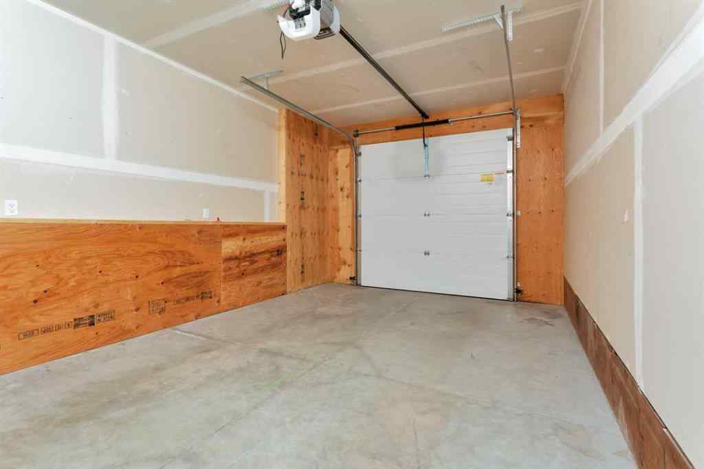 MLS® A2262567 - 5043 56 Street  in Dodds Lake Innisfail, Residential