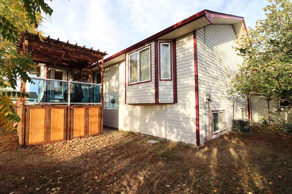 MLS® A2262571 - 2288 7 Avenue NE in Northeast Crescent Heights Medicine Hat, Residential