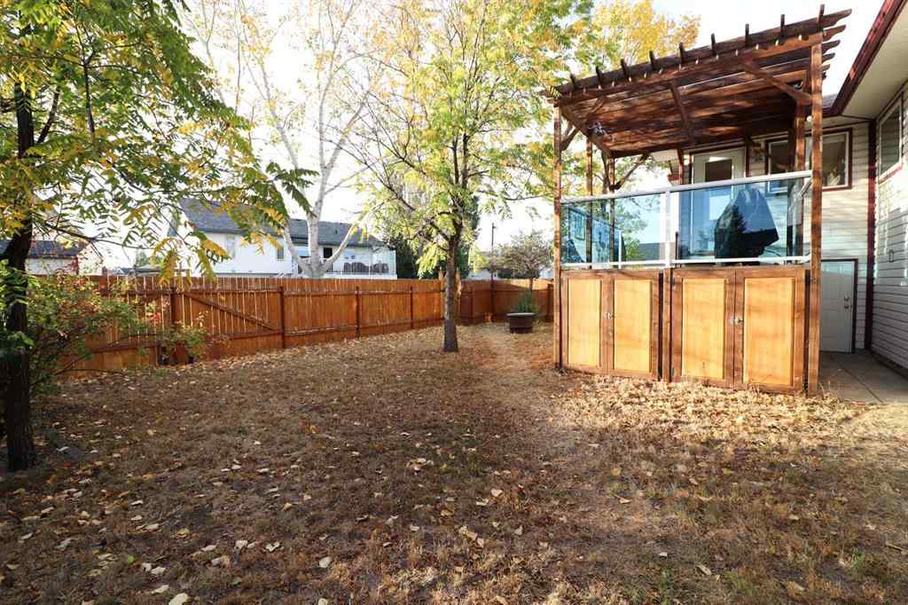 MLS® A2262571 - 2288 7 Avenue NE in Northeast Crescent Heights Medicine Hat, Residential