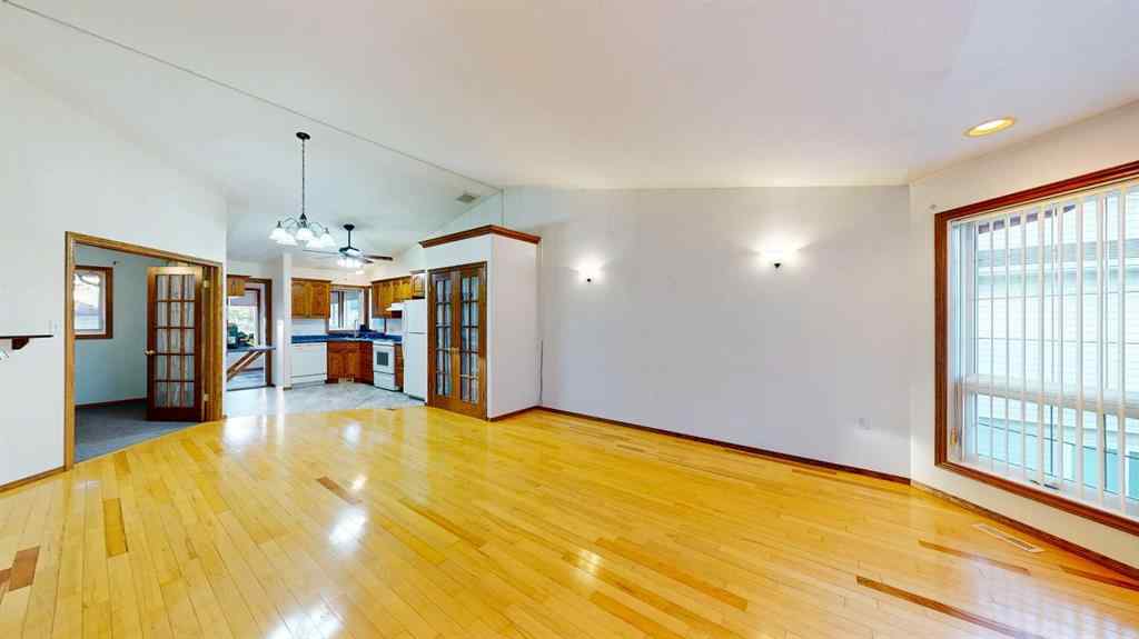 MLS® A2262571 - 2288 7 Avenue NE in Northeast Crescent Heights Medicine Hat, Residential