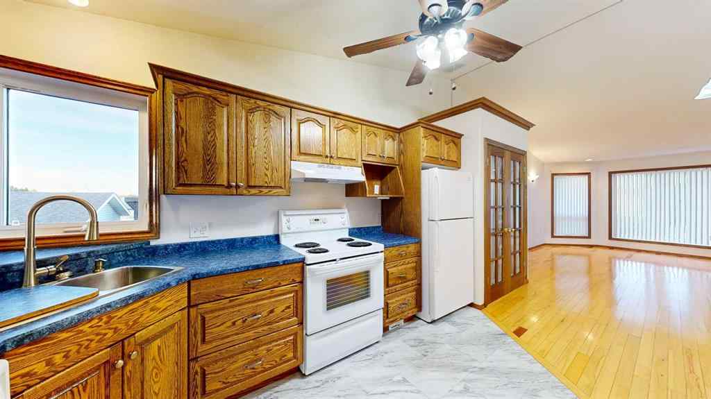 MLS® A2262571 - 2288 7 Avenue NE in Northeast Crescent Heights Medicine Hat, Residential