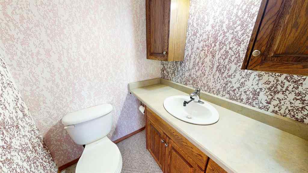 MLS® A2262571 - 2288 7 Avenue NE in Northeast Crescent Heights Medicine Hat, Residential