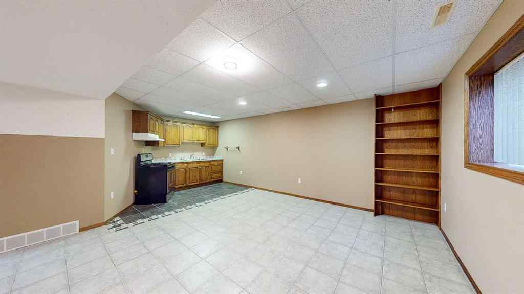 MLS® A2262571 - 2288 7 Avenue NE in Northeast Crescent Heights Medicine Hat, Residential