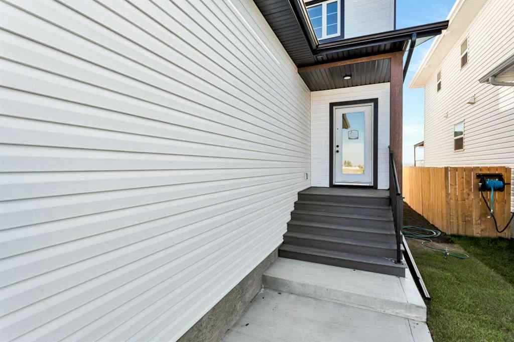 MLS® A2262574 - 122 Norseman Close  in Oxford Landing Penhold, Residential