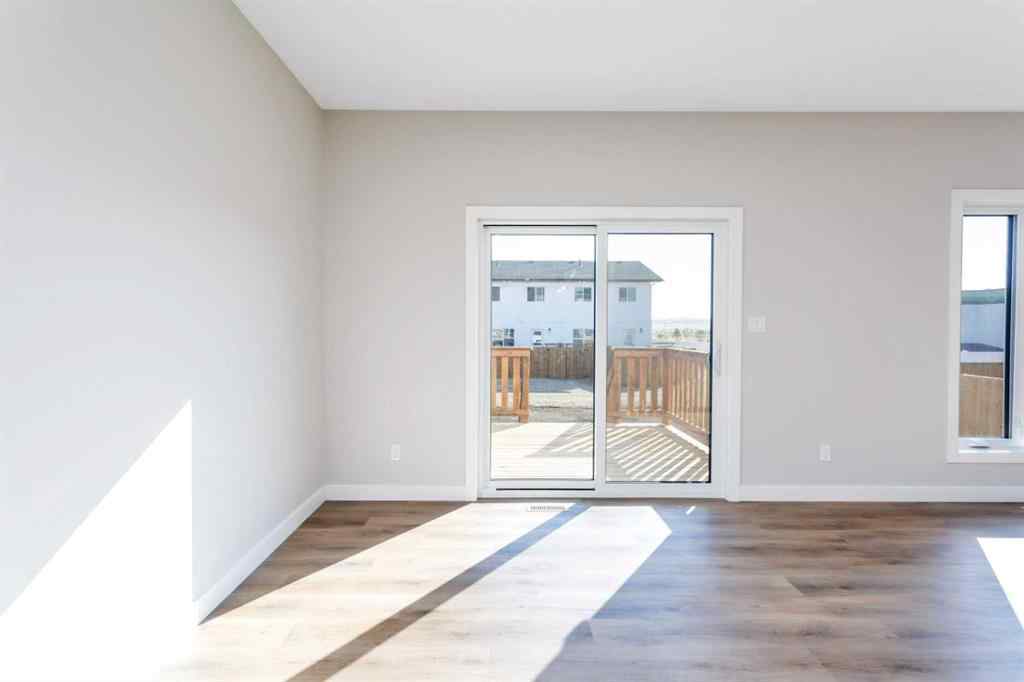 MLS® A2262574 - 122 Norseman Close  in Oxford Landing Penhold, Residential