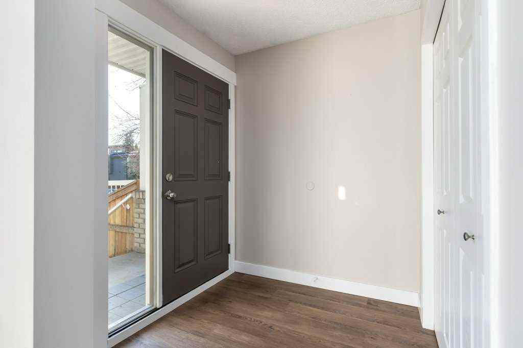 MLS® A2262576 - Unit #4 1939 25A Street SW in Killarney/Glengarry Calgary, Residential