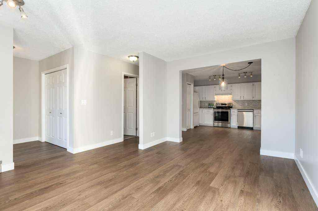 MLS® A2262576 - Unit #4 1939 25A Street SW in Killarney/Glengarry Calgary, Residential