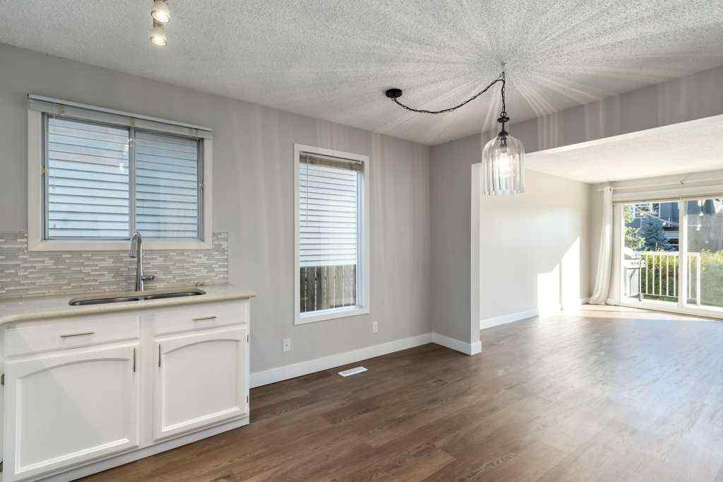 MLS® A2262576 - Unit #4 1939 25A Street SW in Killarney/Glengarry Calgary, Residential