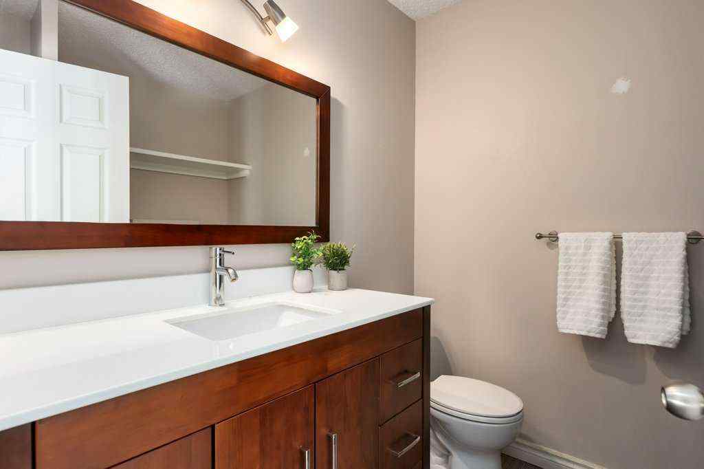 MLS® A2262576 - Unit #4 1939 25A Street SW in Killarney/Glengarry Calgary, Residential