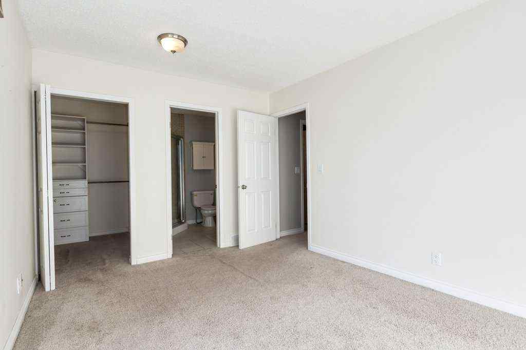 MLS® A2262576 - Unit #4 1939 25A Street SW in Killarney/Glengarry Calgary, Residential