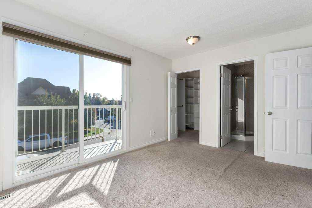 MLS® A2262576 - Unit #4 1939 25A Street SW in Killarney/Glengarry Calgary, Residential