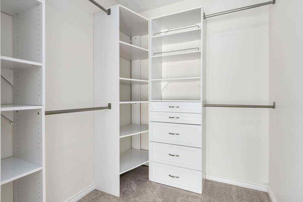 MLS® A2262576 - Unit #4 1939 25A Street SW in Killarney/Glengarry Calgary, Residential