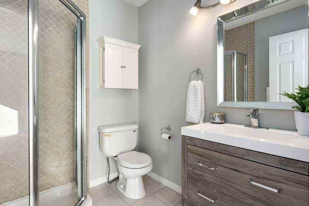 MLS® A2262576 - Unit #4 1939 25A Street SW in Killarney/Glengarry Calgary, Residential