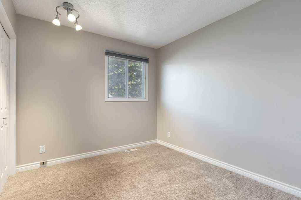 MLS® A2262576 - Unit #4 1939 25A Street SW in Killarney/Glengarry Calgary, Residential