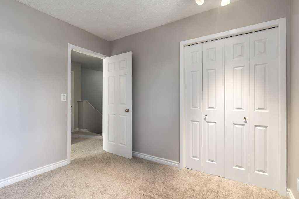 MLS® A2262576 - Unit #4 1939 25A Street SW in Killarney/Glengarry Calgary, Residential