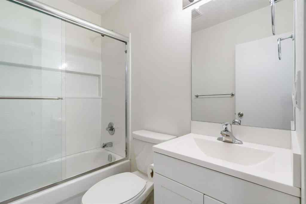 MLS® A2262577 - 2815 41 Street SW in Glenbrook Calgary, Residential