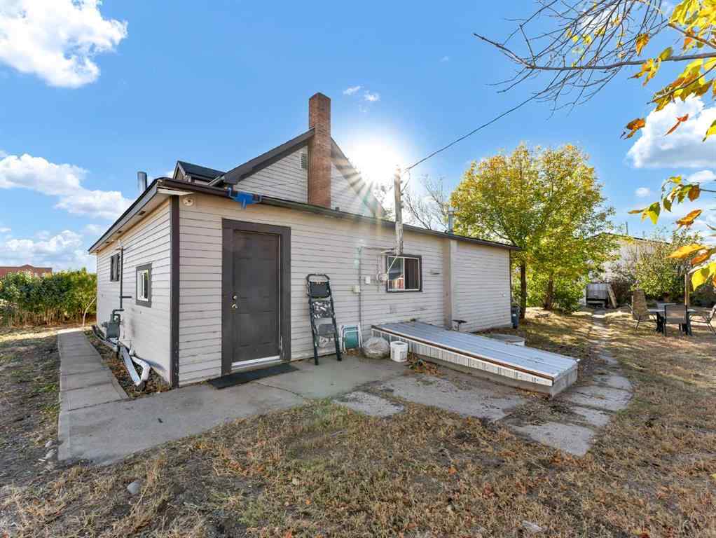 MLS® A2262578 - 80 Pacific Avenue  in NONE Irvine, Residential