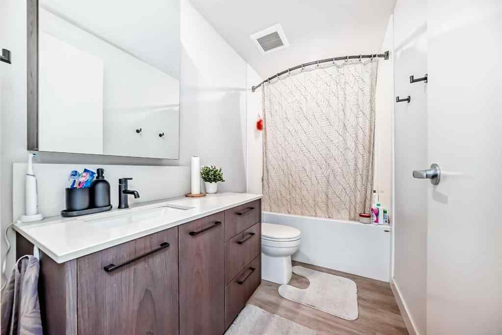 MLS® A2262579 - Unit #311 1107 Gladstone Road NW in Hillhurst Calgary, Residential