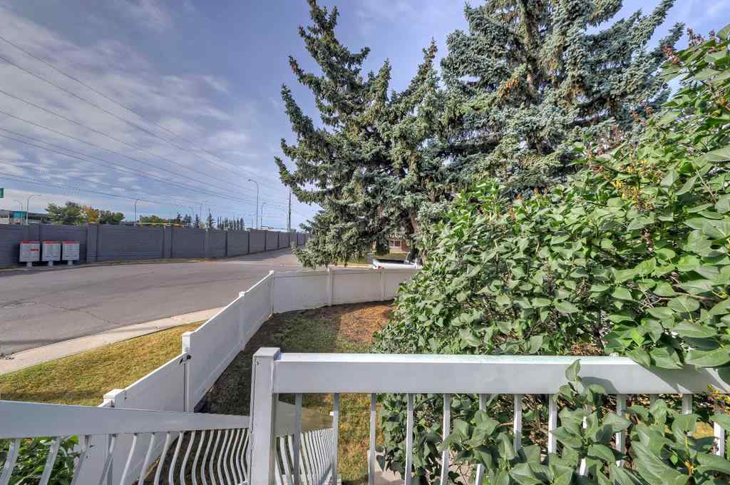 MLS® A2262585 - 102 Sabrina Road SW in Southwood Calgary, Residential