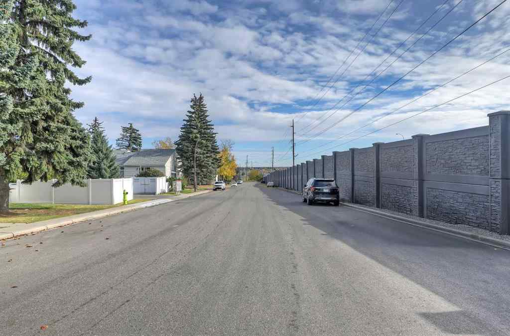 MLS® A2262585 - 102 Sabrina Road SW in Southwood Calgary, Residential