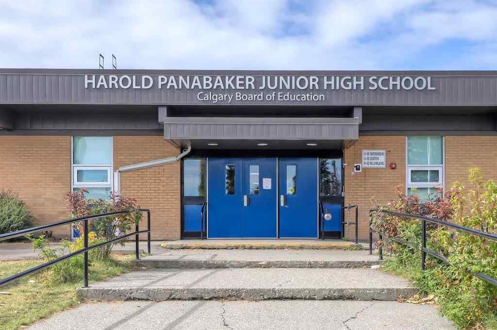 MLS® A2262585 - 102 Sabrina Road SW in Southwood Calgary, Residential