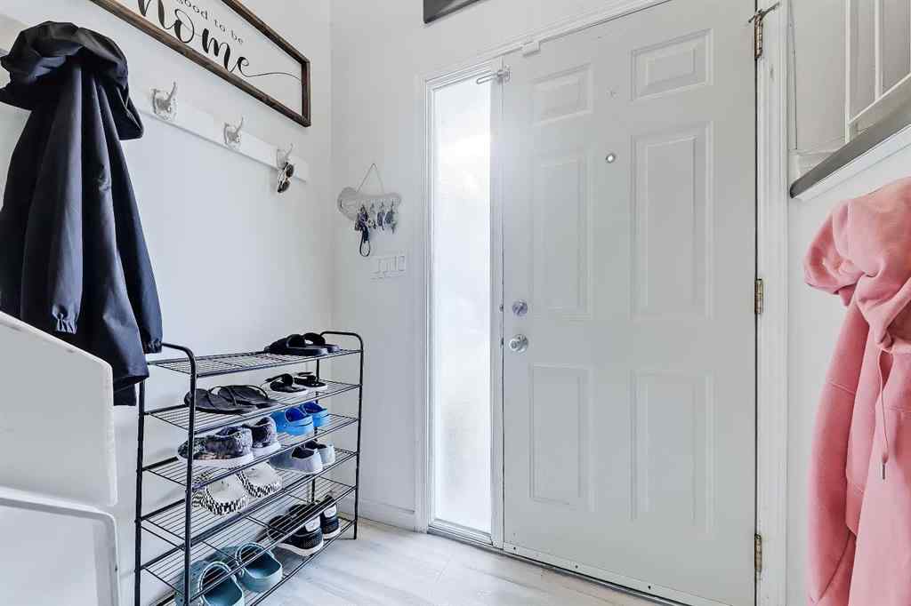 MLS® A2262585 - 102 Sabrina Road SW in Southwood Calgary, Residential