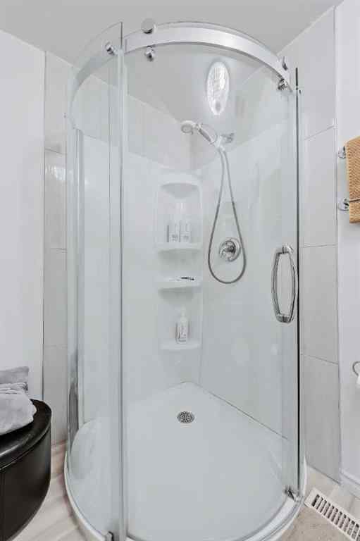 MLS® A2262585 - 102 Sabrina Road SW in Southwood Calgary, Residential