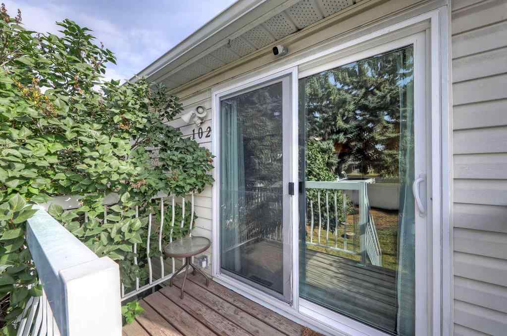 MLS® A2262585 - 102 Sabrina Road SW in Southwood Calgary, Residential