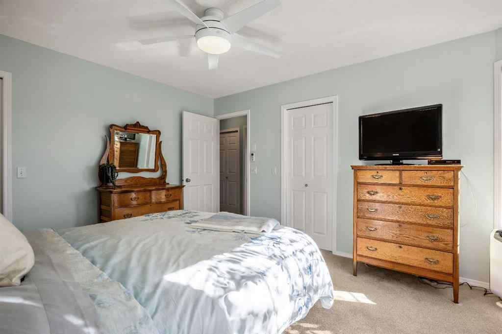 MLS® A2262599 - 17 Luxstone Crescent SW in Luxstone Airdrie, Residential