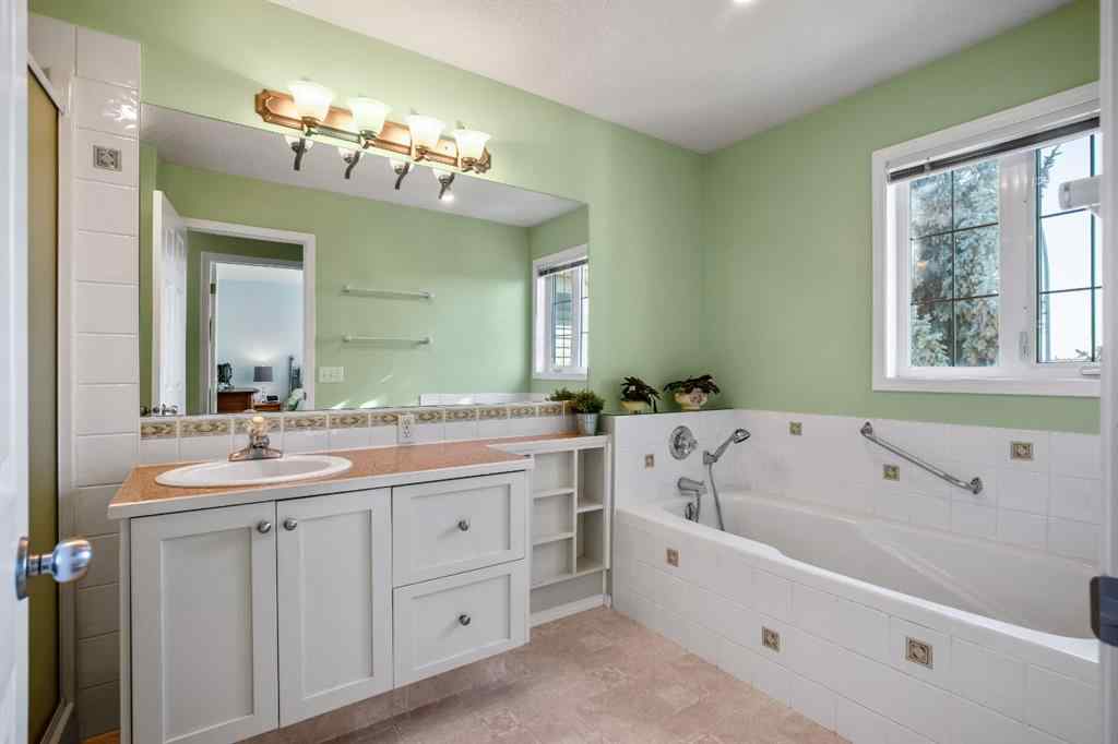 MLS® A2262599 - 17 Luxstone Crescent SW in Luxstone Airdrie, Residential