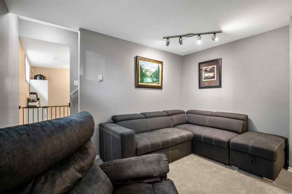MLS® A2262599 - 17 Luxstone Crescent SW in Luxstone Airdrie, Residential