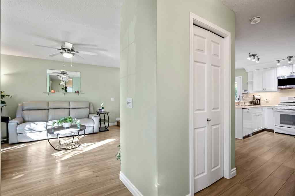 MLS® A2262599 - 17 Luxstone Crescent SW in Luxstone Airdrie, Residential