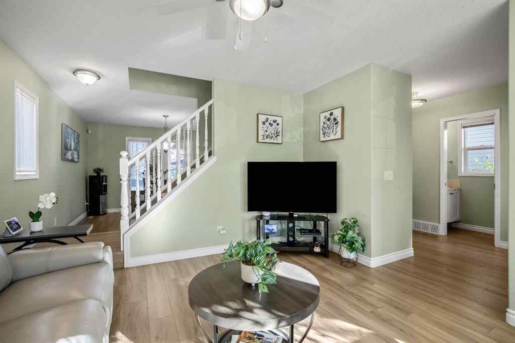 MLS® A2262599 - 17 Luxstone Crescent SW in Luxstone Airdrie, Residential