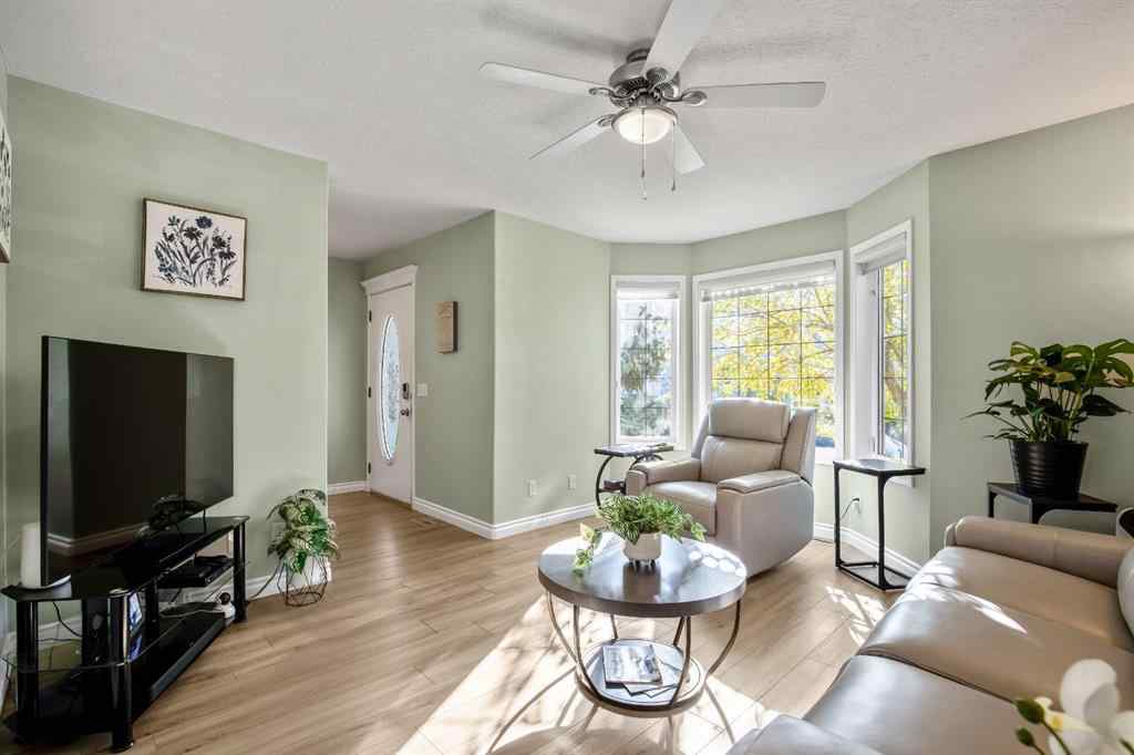 MLS® A2262599 - 17 Luxstone Crescent SW in Luxstone Airdrie, Residential