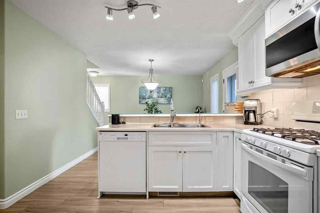 MLS® A2262599 - 17 Luxstone Crescent SW in Luxstone Airdrie, Residential