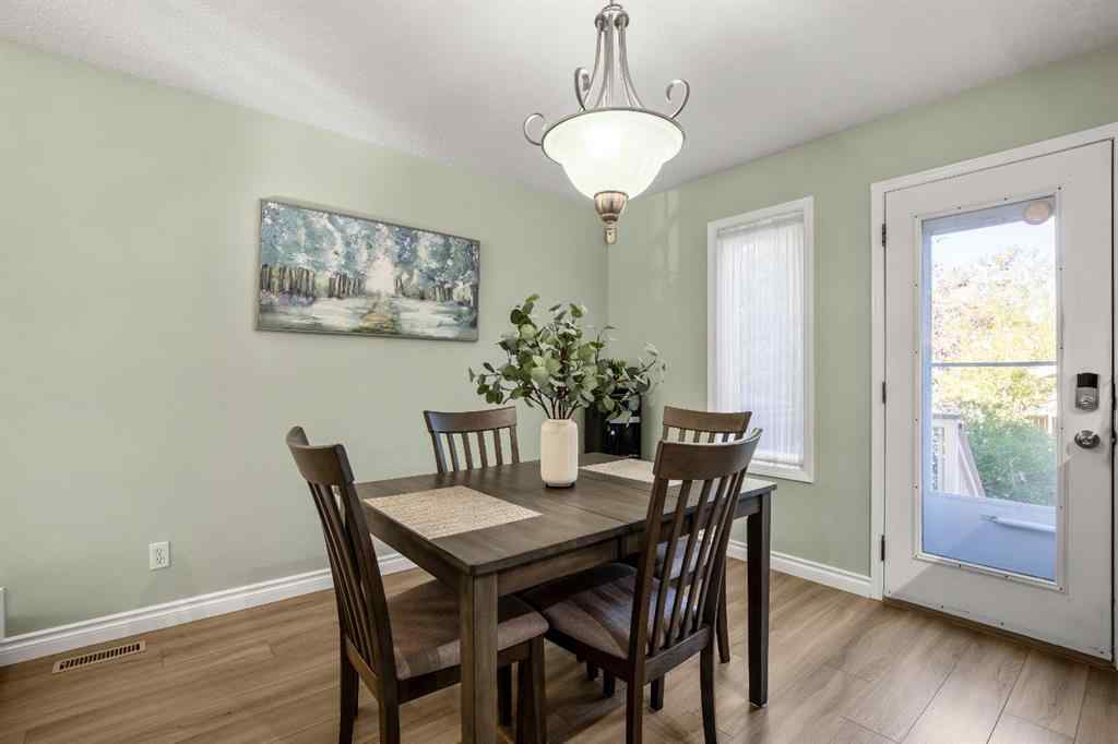 MLS® A2262599 - 17 Luxstone Crescent SW in Luxstone Airdrie, Residential