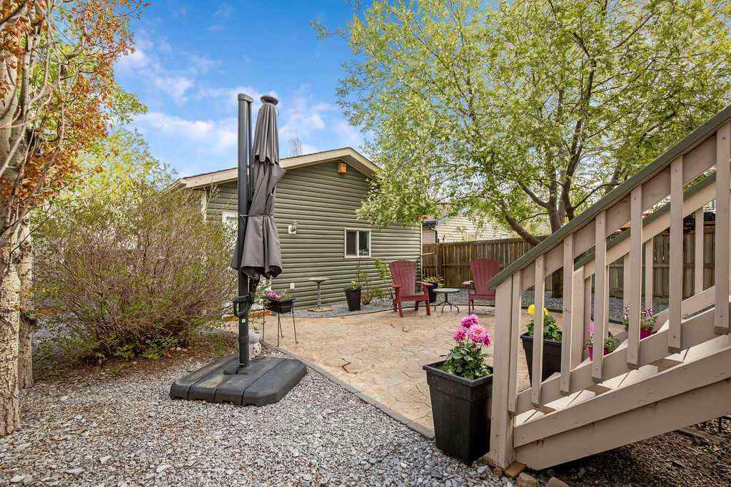 MLS® A2262599 - 17 Luxstone Crescent SW in Luxstone Airdrie, Residential