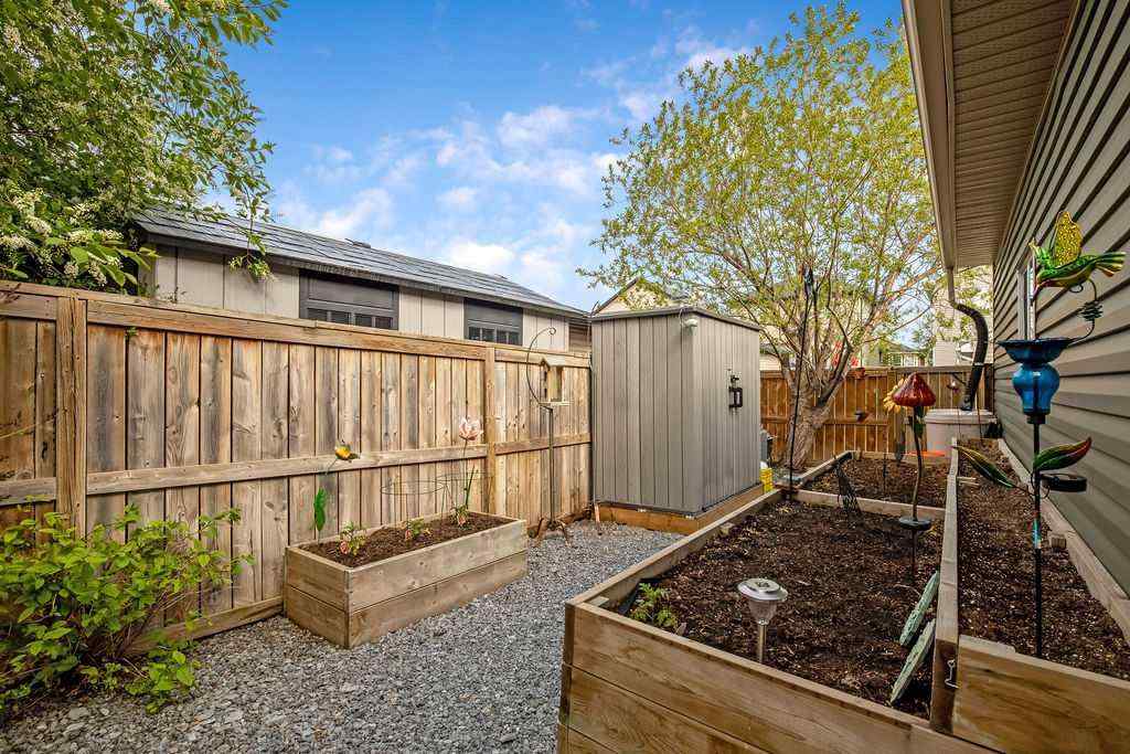 MLS® A2262599 - 17 Luxstone Crescent SW in Luxstone Airdrie, Residential